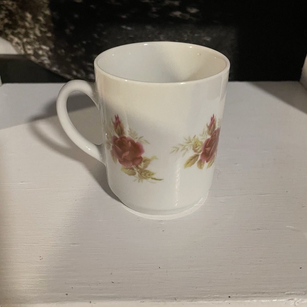 White Grandmother‎ Mug with Flowers